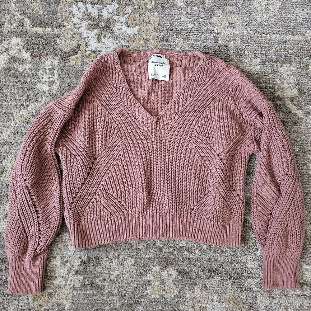 Abercrombie & Fitch Dusty Rose V‑Neck Knit Sweater